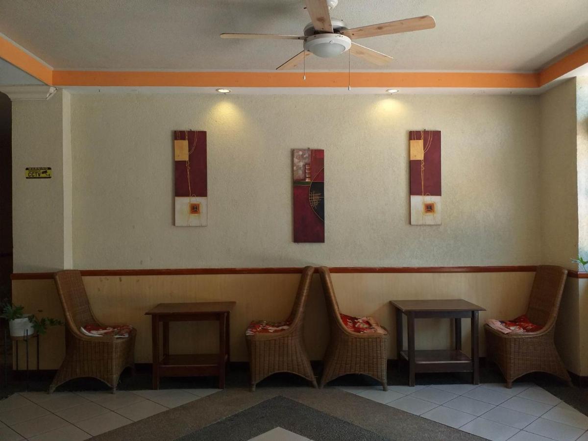 Mactan Airport Hilltop Hotel Lapu-Lapu City Bagian luar foto