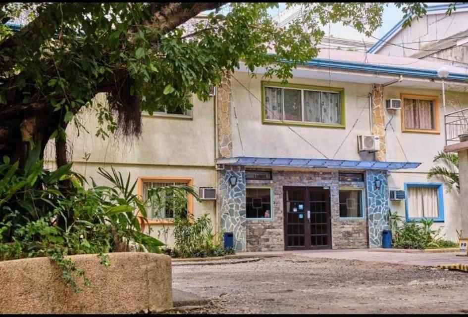 Mactan Airport Hilltop Hotel Lapu-Lapu City Bagian luar foto