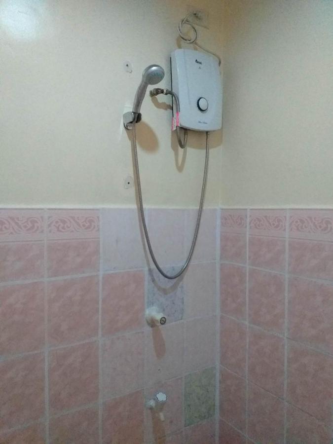 Mactan Airport Hilltop Hotel Lapu-Lapu City Bagian luar foto